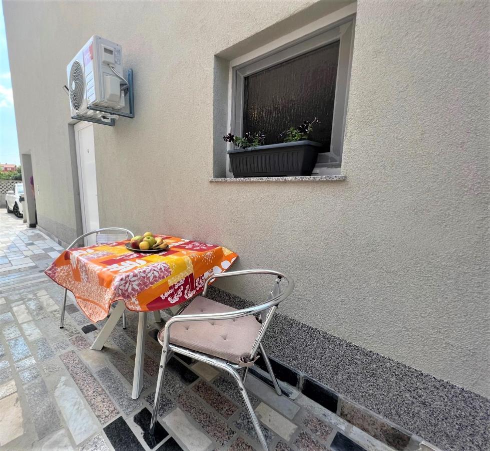 Apartments Melek Medulin Exterior photo