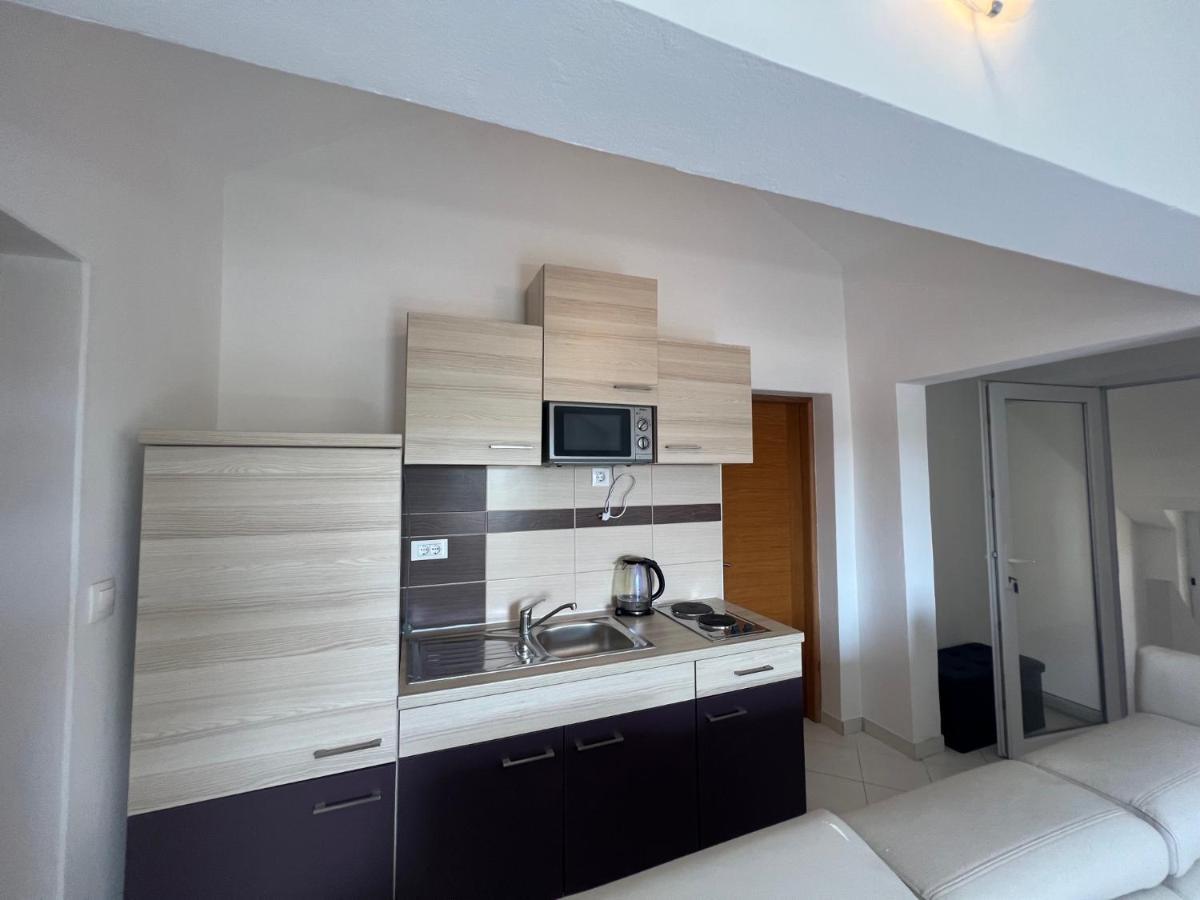 Apartments Melek Medulin Exterior photo